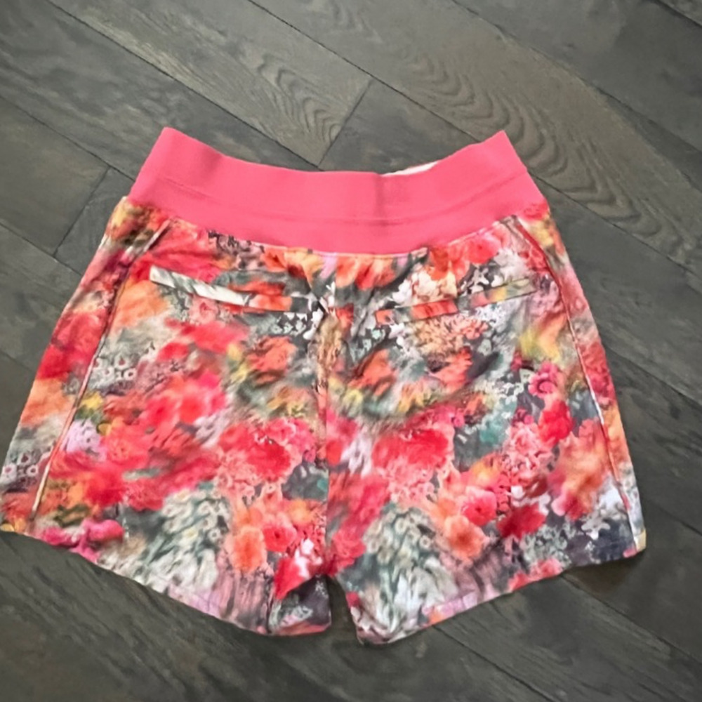 Athleta Floral High Waist Shorts - Multicolor - Picture 3 of 4